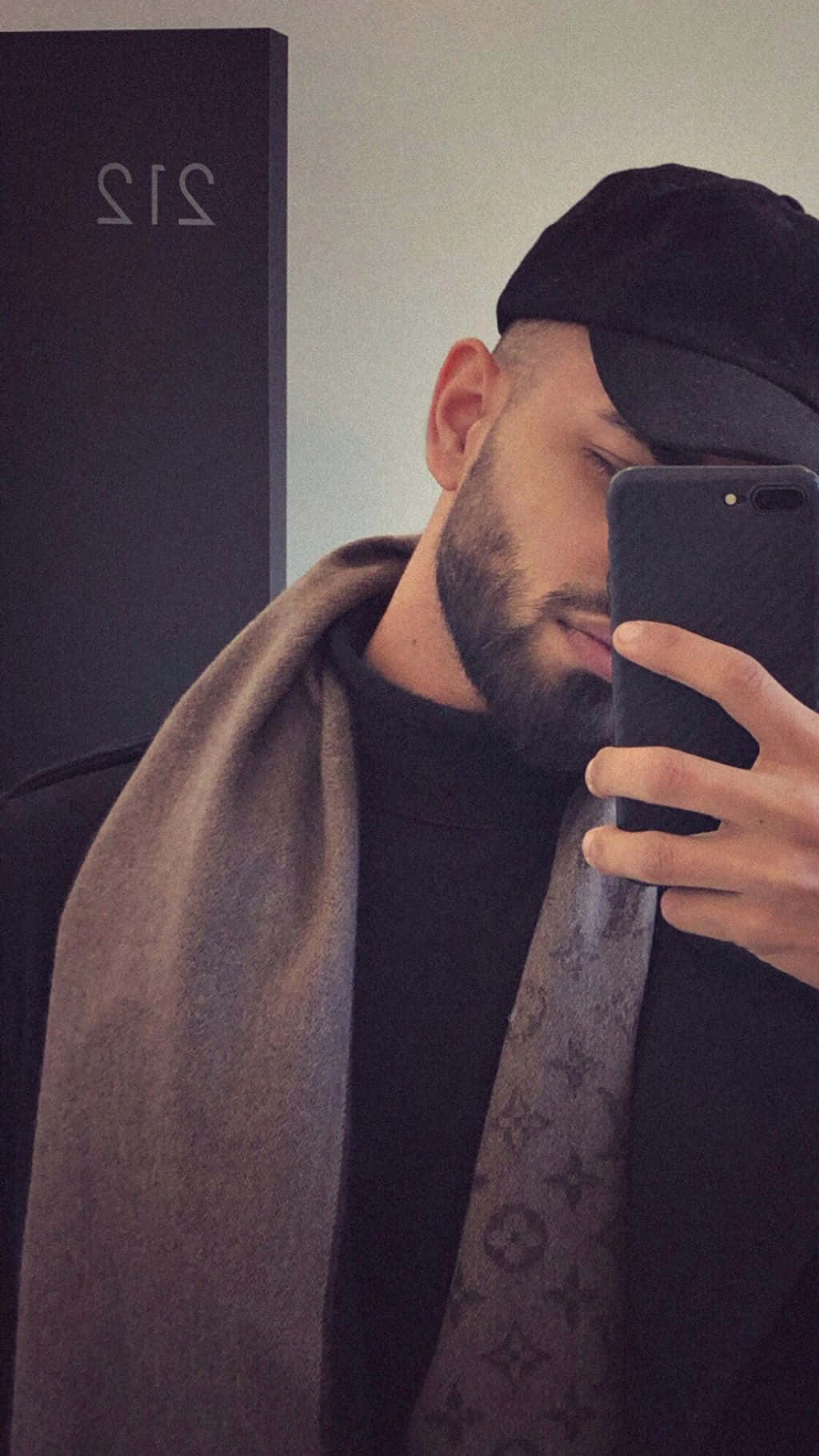 files/selfie-man-pictures-h7o8g7a8gdd2hff5_1.jpg